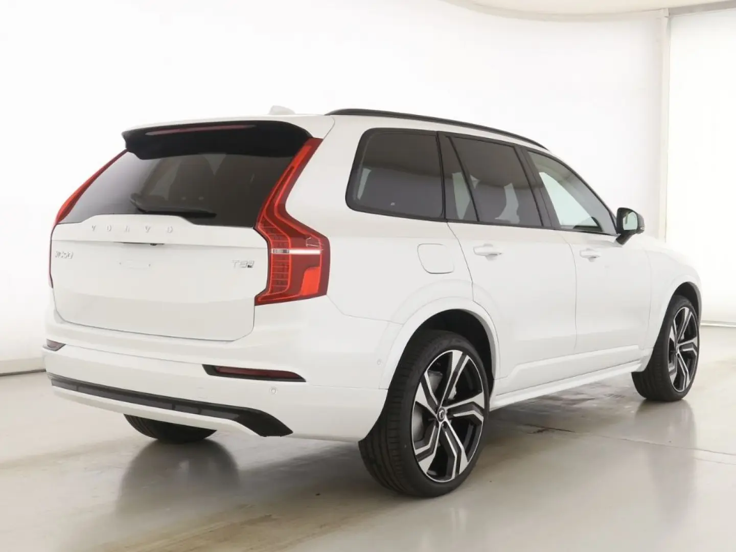 XC90 Ultra Dark Recharge Plug-In Hybrid AWD T8 T