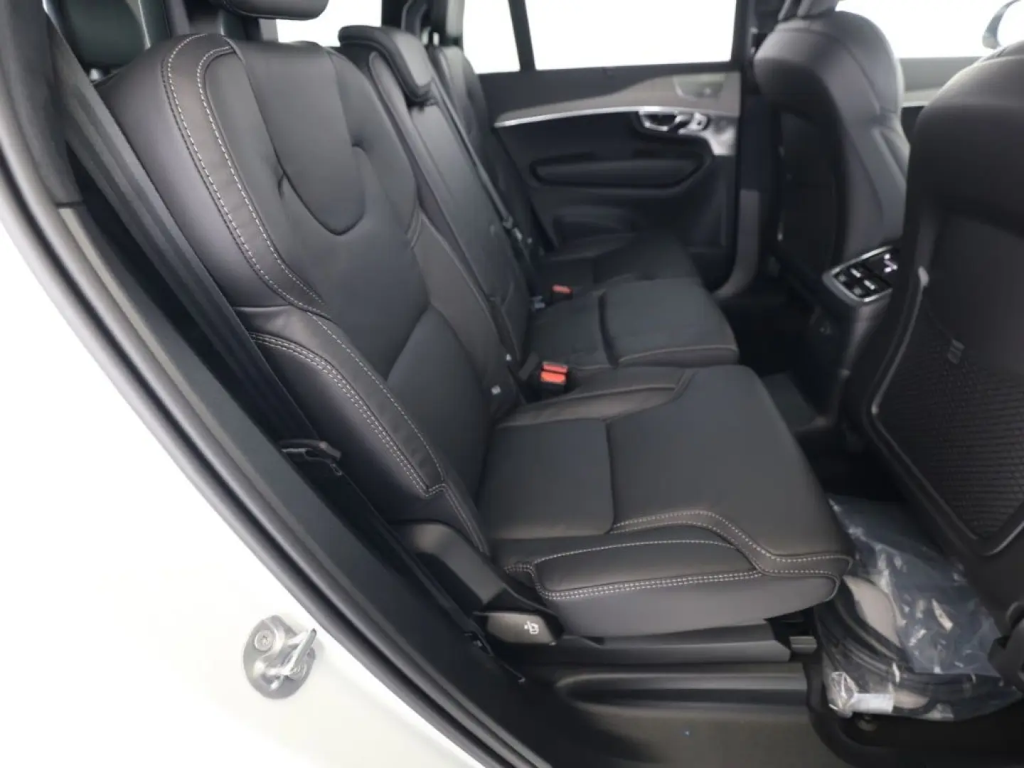 XC90 Ultra Dark Recharge Plug-In Hybrid AWD T8 T