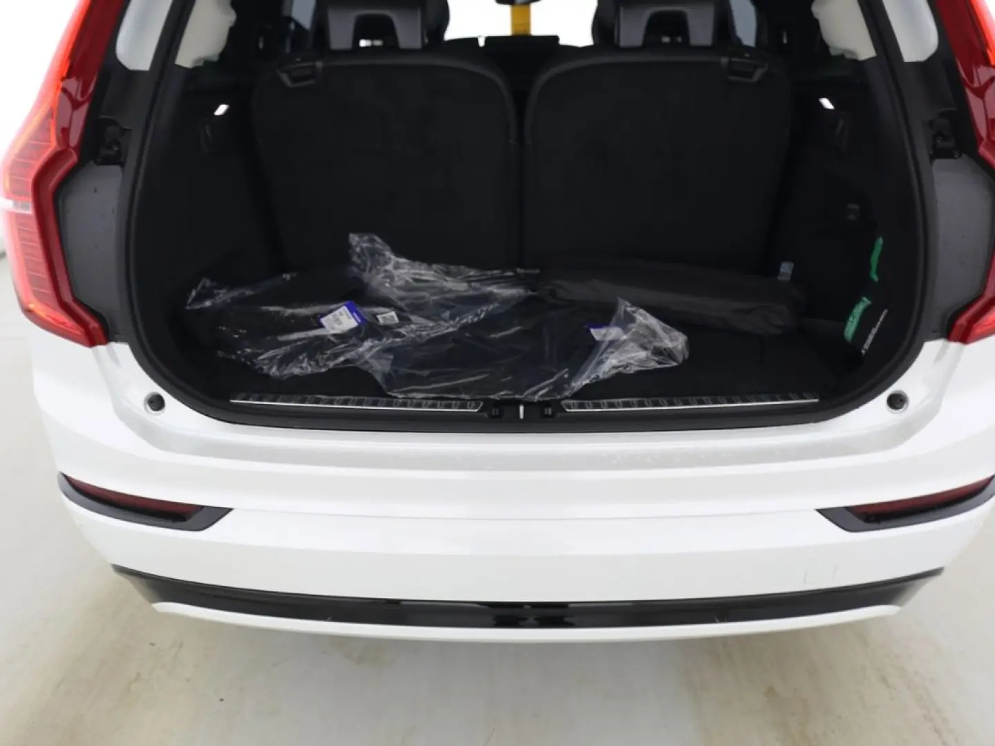 XC90 Ultra Dark Recharge Plug-In Hybrid AWD T8 T