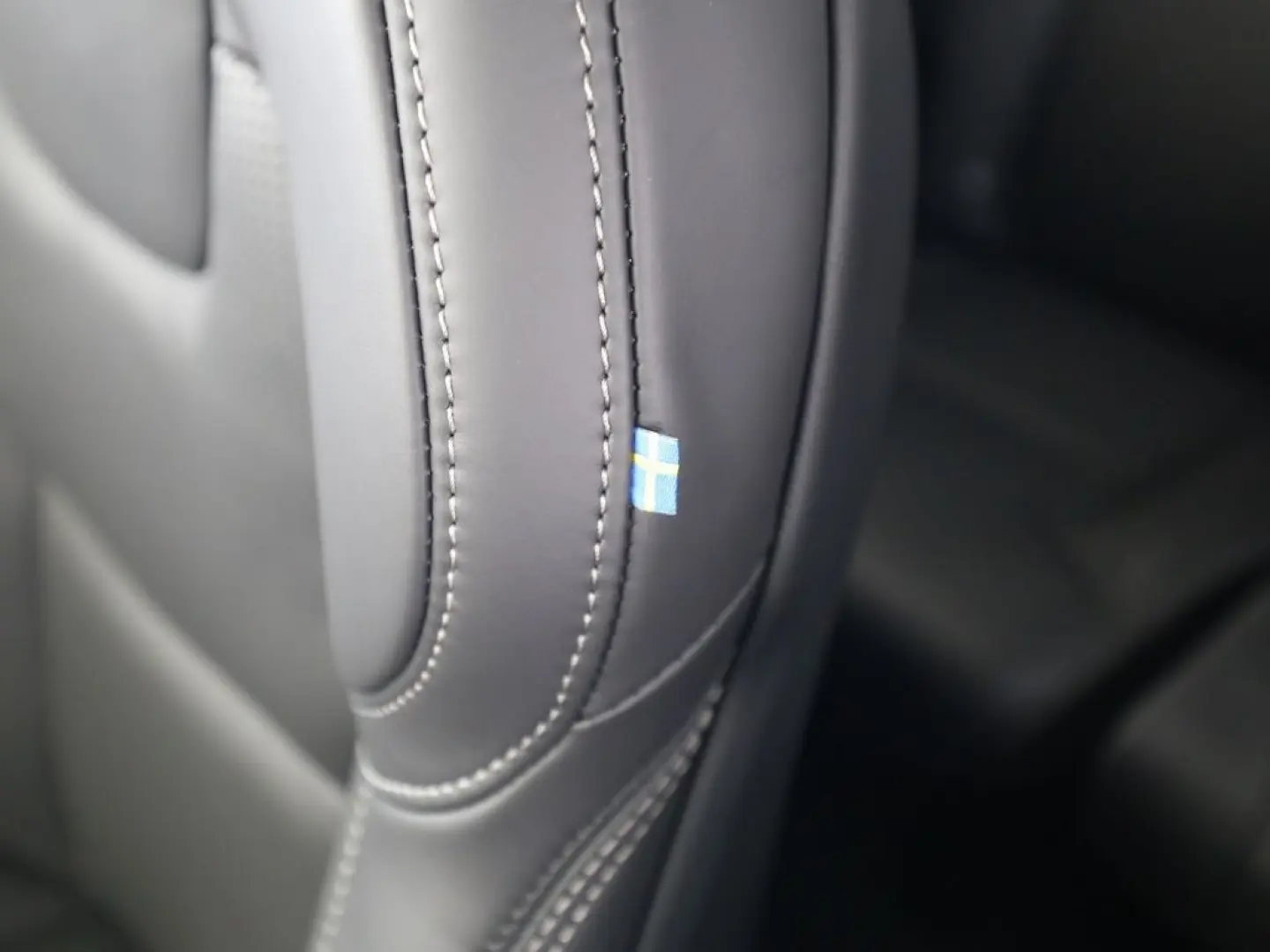 XC90 Ultra Dark Recharge Plug-In Hybrid AWD T8 T