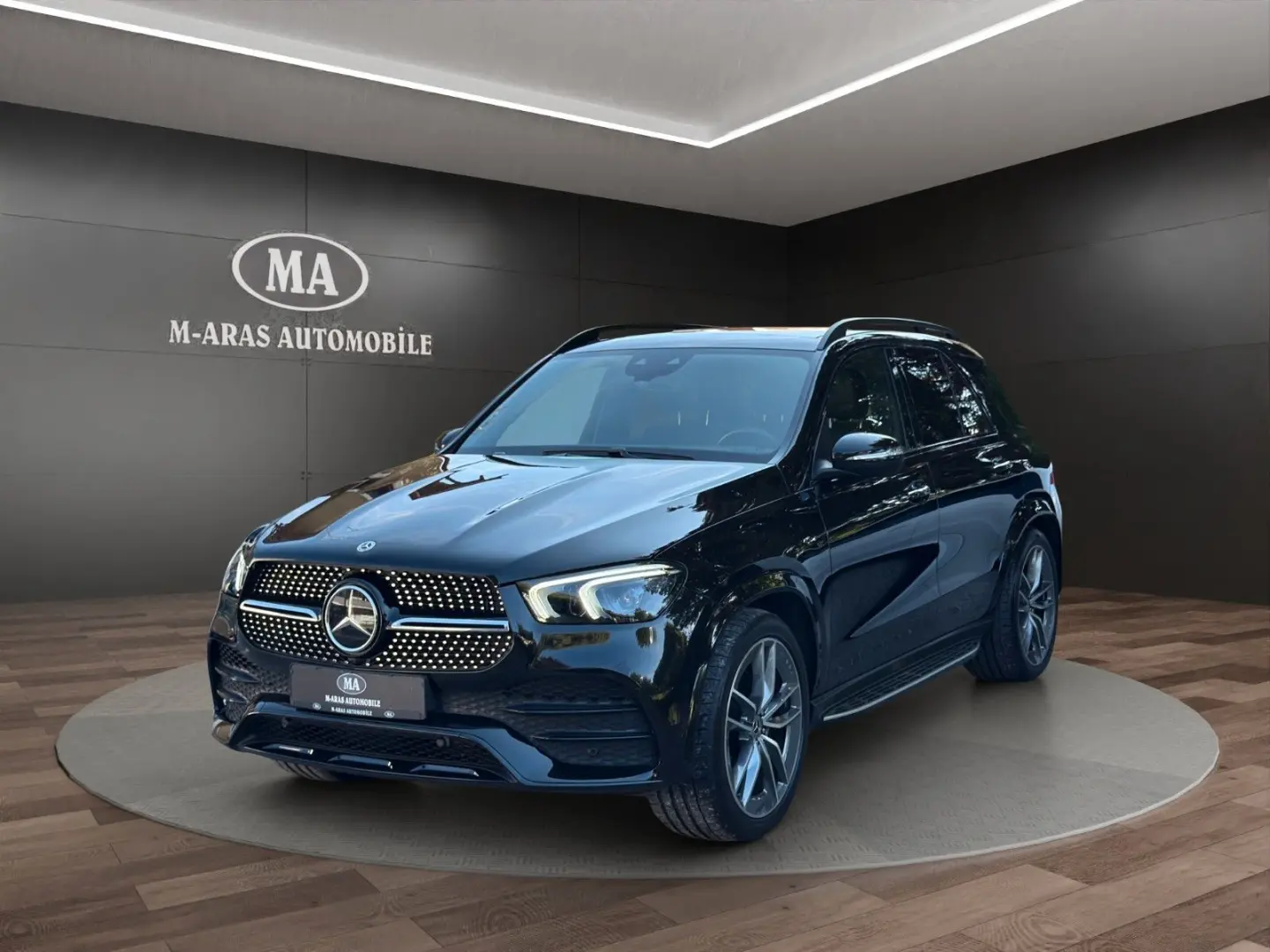GLE 400 d GLE - 4Matic AMG PANO LEDER AHK STHEIZ