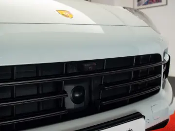 Porsche Cayenne E-Hybrid Garantie pana pe 2 aprilie 2028