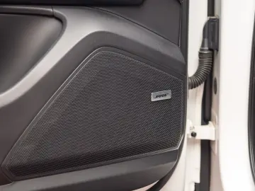 Porsche Cayenne E-Hybrid Garantie pana pe 2 aprilie 2028