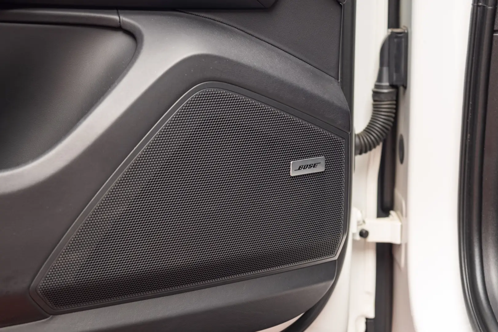 Porsche Cayenne E-Hybrid Garantie pana pe 2 aprilie 2028