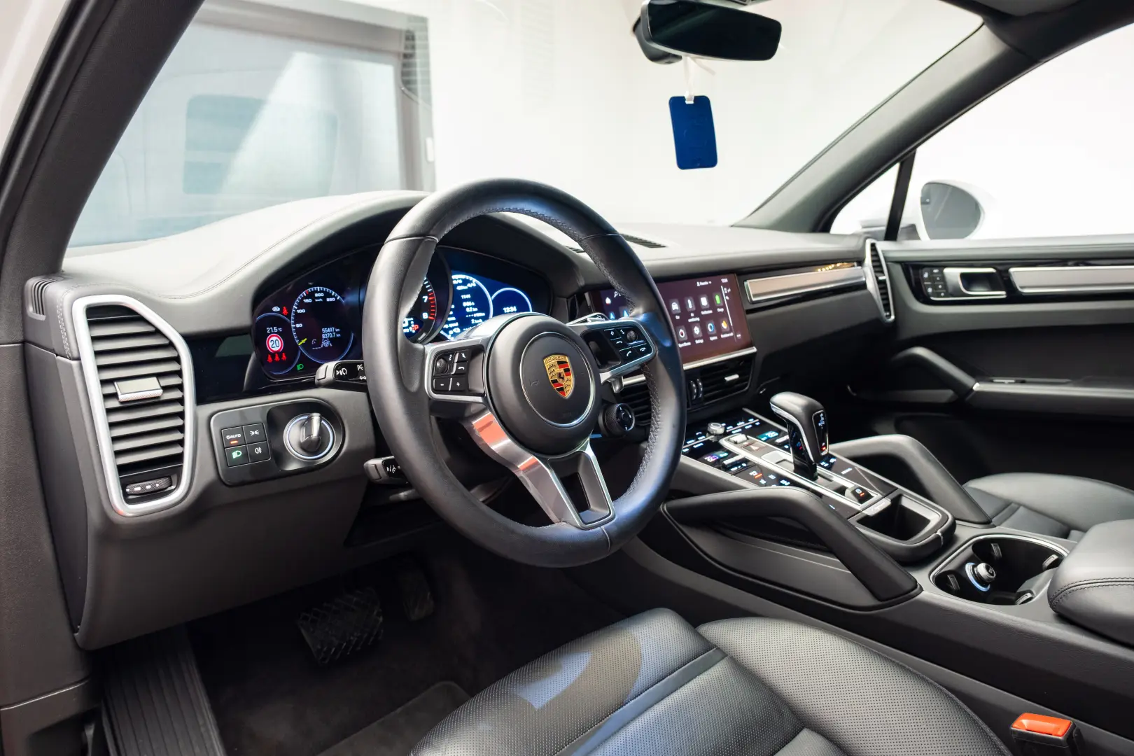 Porsche Cayenne E-Hybrid Garantie pana pe 2 aprilie 2028