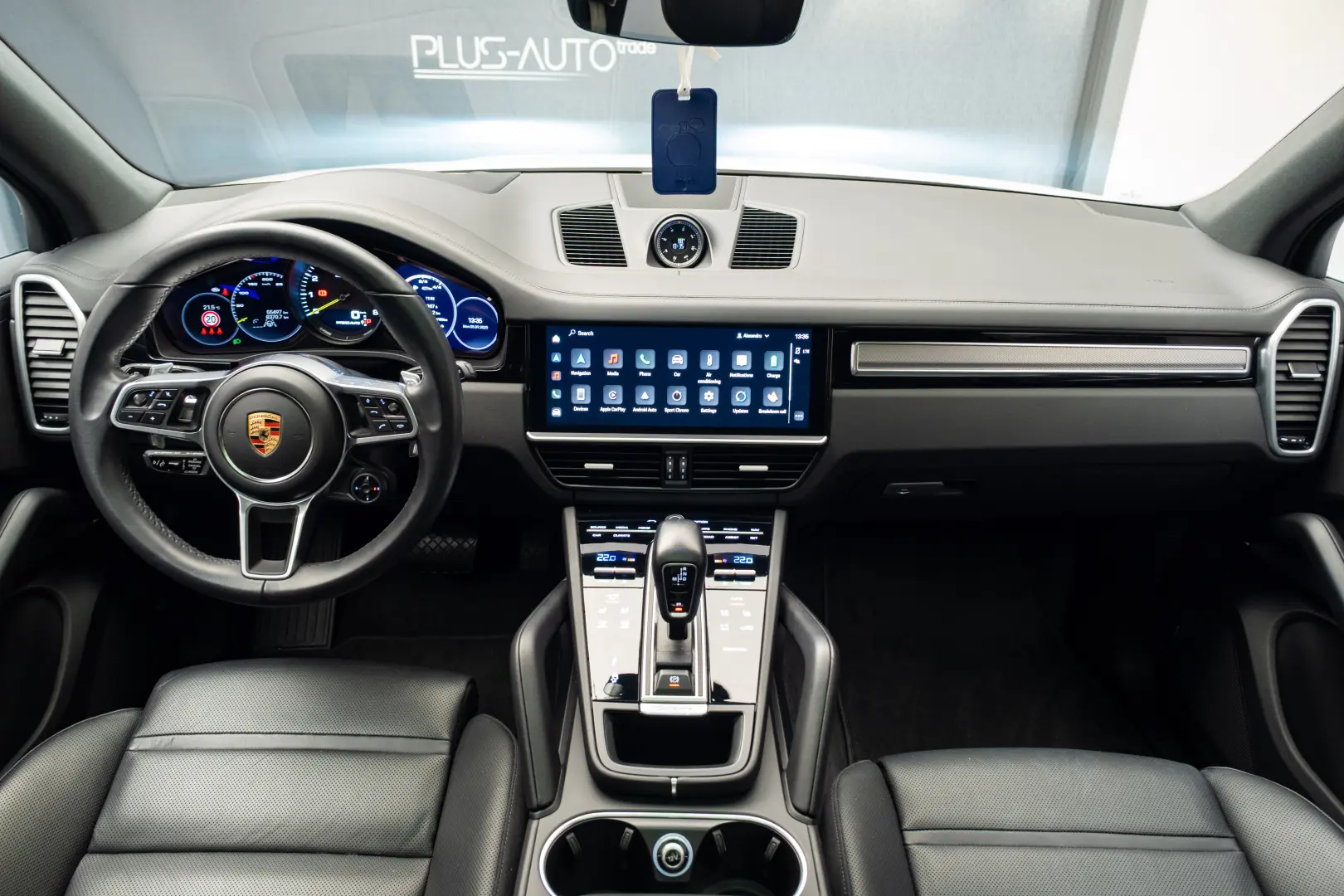 Porsche Cayenne E-Hybrid Garantie pana pe 2 aprilie 2028