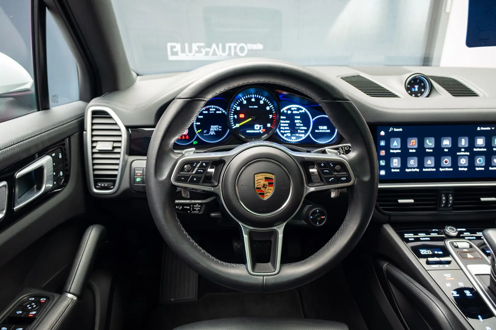 Porsche Cayenne E-Hybrid Garantie pana pe 2 aprilie 2028