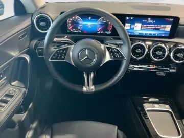 CLA 180 Progressive Line+MBUX+Navi-Prem.+LED+Kam