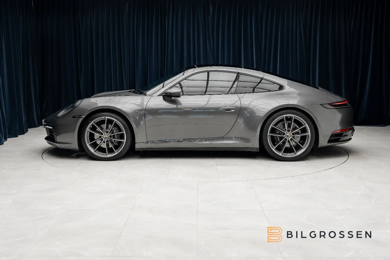 911 Carrera 4