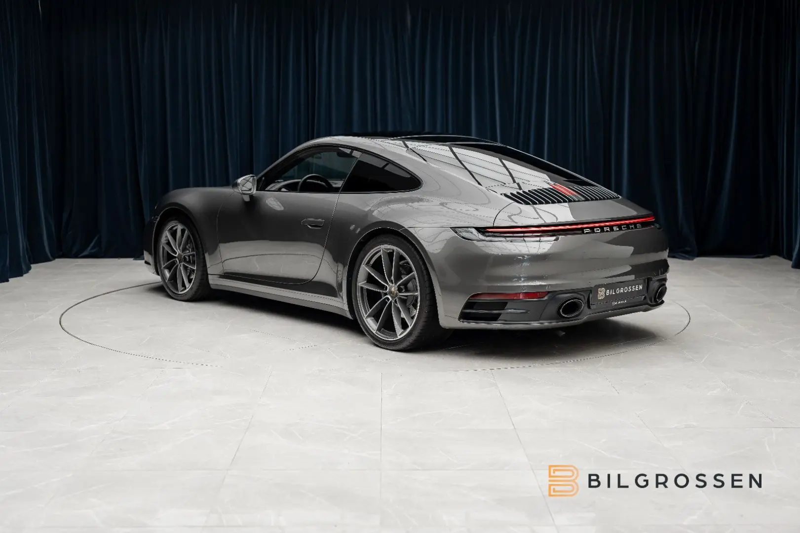 911 Carrera 4
