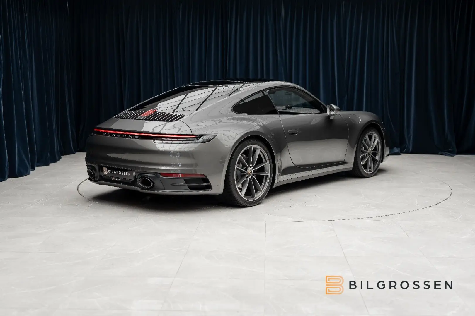 911 Carrera 4