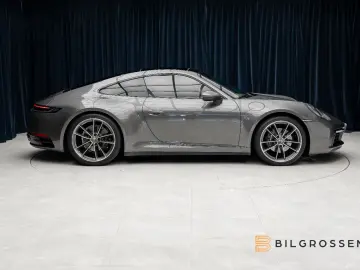 911 Carrera 4