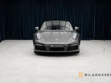911 Carrera 4