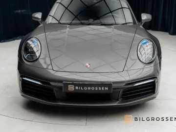 911 Carrera 4