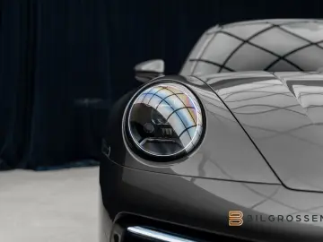 911 Carrera 4