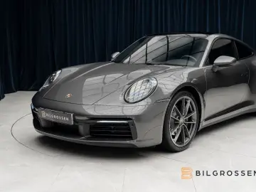 911 Carrera 4