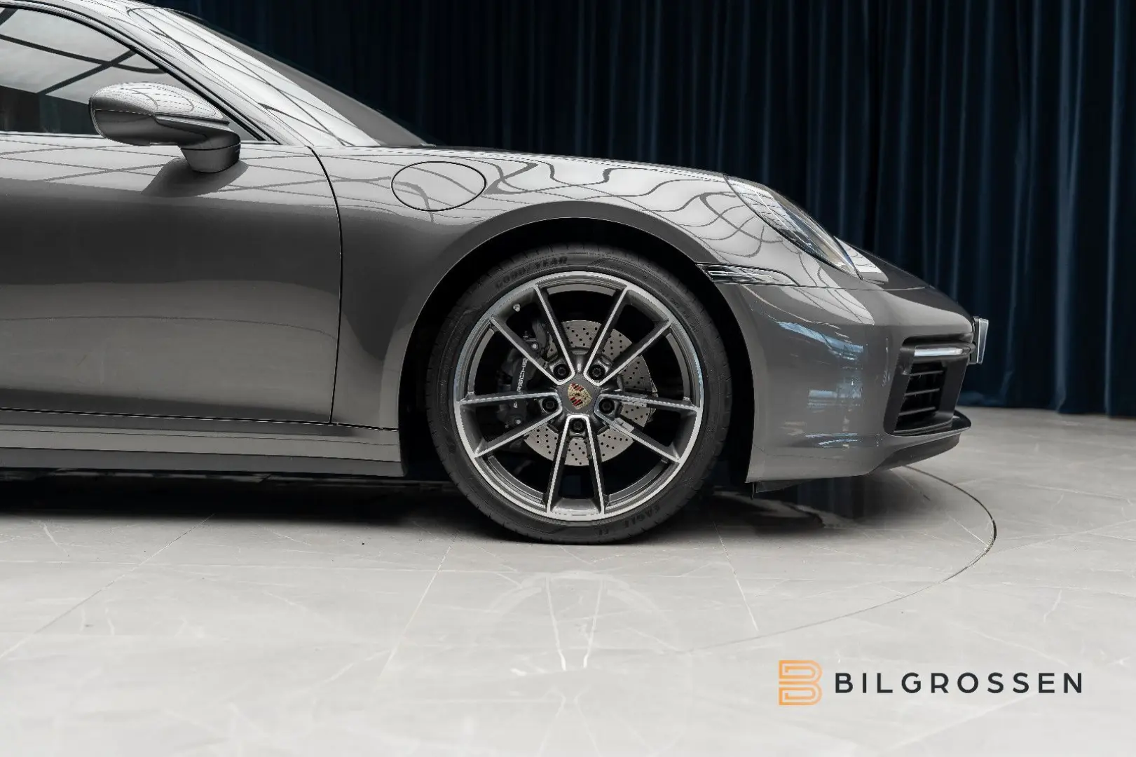 911 Carrera 4