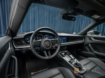 911 Carrera 4