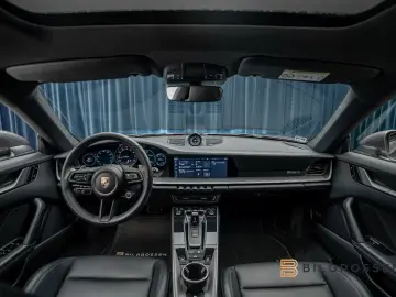 911 Carrera 4