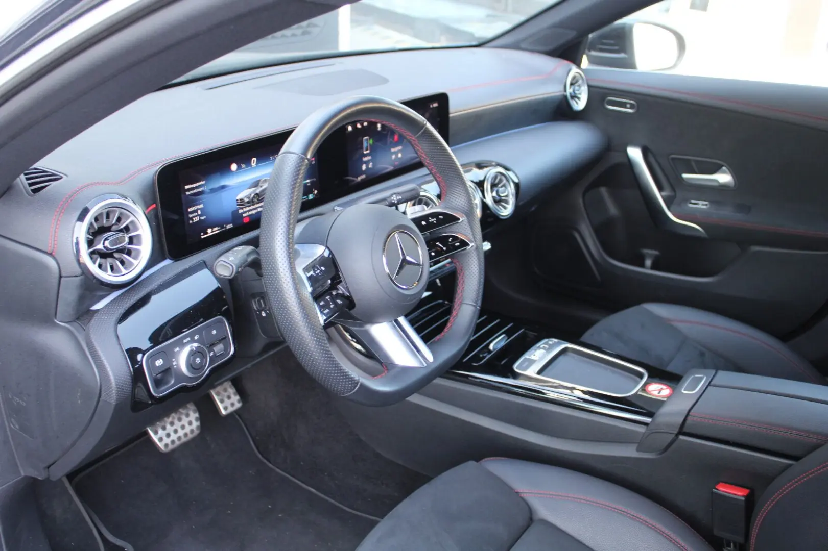 CLA 200 Coupé AMG NAVI+LED+KAMERA+SITZH.+DAB+PDC
