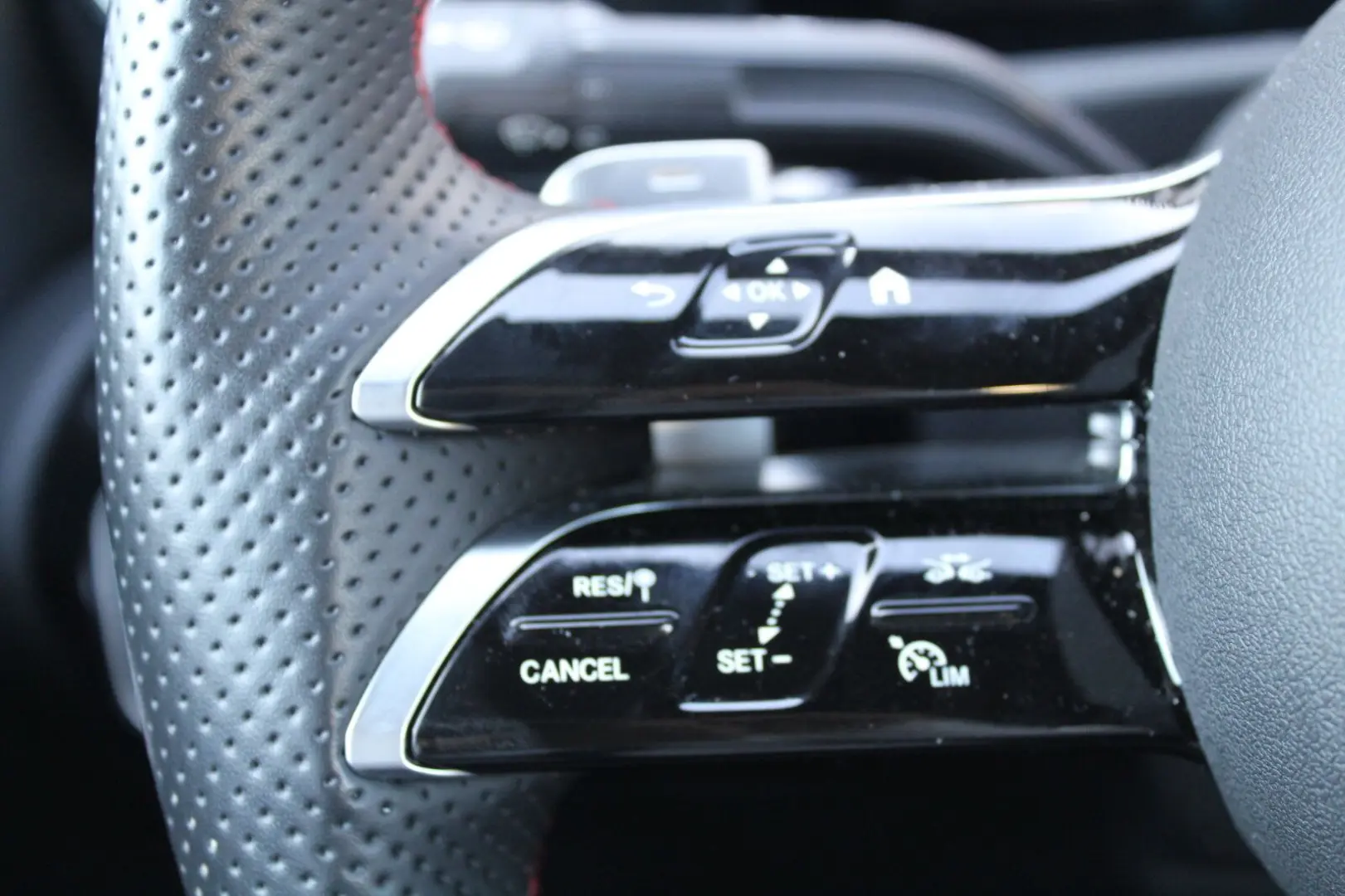 CLA 200 Coupé AMG NAVI+LED+KAMERA+SITZH.+DAB+PDC