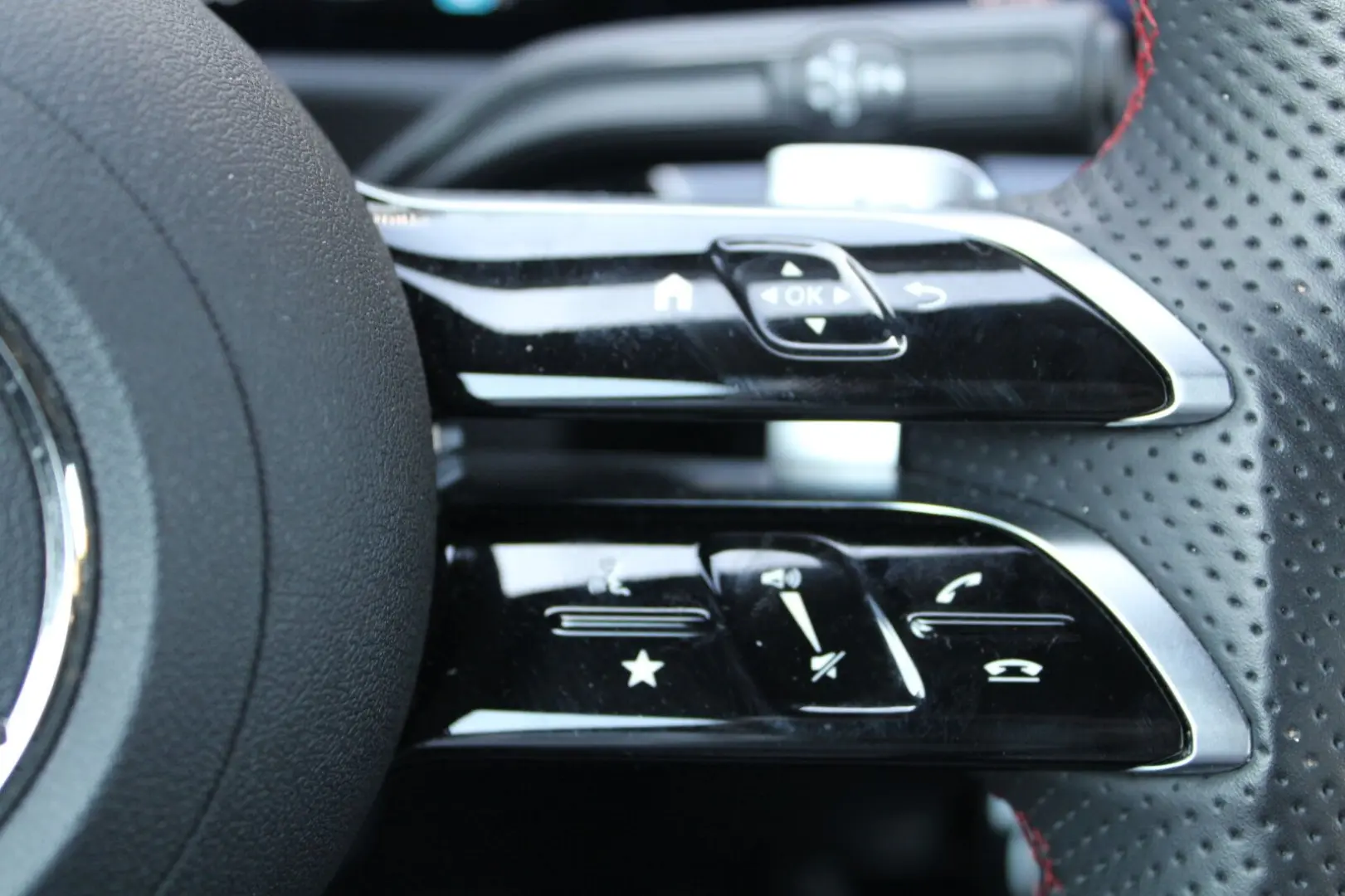 CLA 200 Coupé AMG NAVI+LED+KAMERA+SITZH.+DAB+PDC