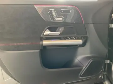 GLA 200 AMG, Kamera, CarPlay, Totwinkel, LED