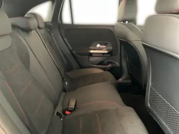 GLA 200 AMG, Kamera, CarPlay, Totwinkel, LED