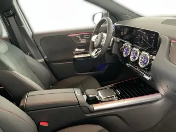 GLA 200 AMG, Kamera, CarPlay, Totwinkel, LED