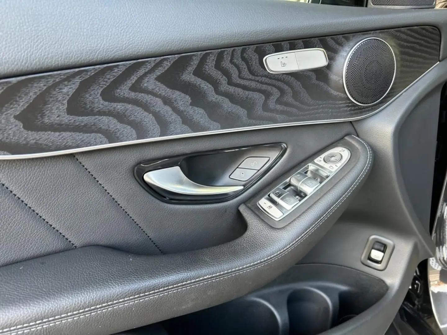 GLC 300 de 4MATIC AMG Line Interieur, Offroad