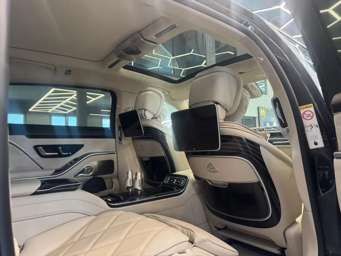 Mercedes-Benz S 580 Maybach MY 2025 + E-Active Body