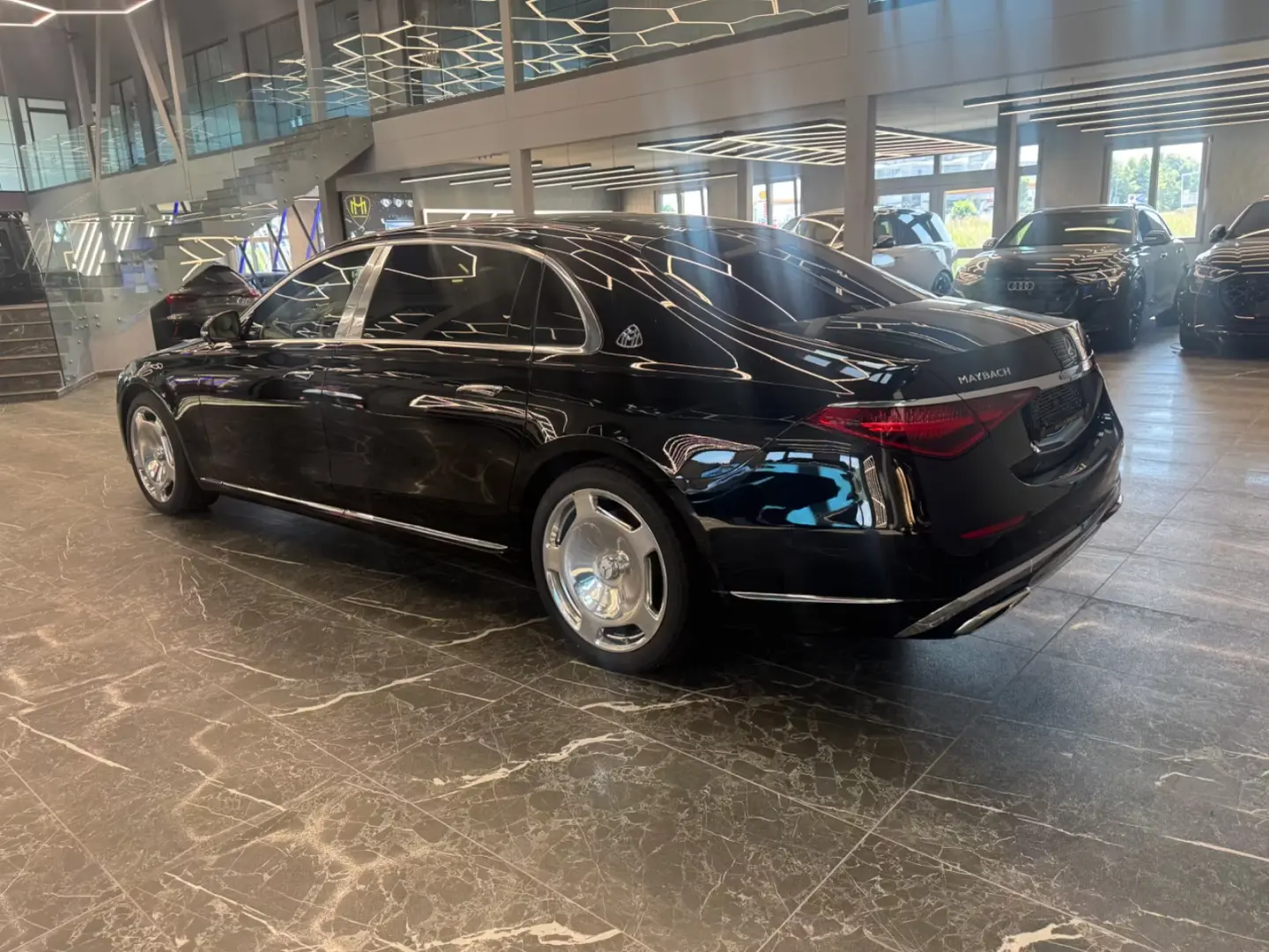 Mercedes-Benz S 580 Maybach MY 2025 + E-Active Body
