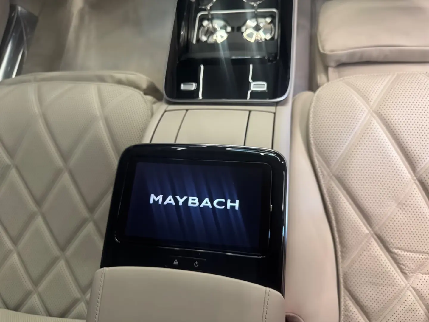 Mercedes-Benz S 580 Maybach MY 2025 + E-Active Body