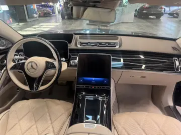 Mercedes-Benz S 580 Maybach MY 2025 + E-Active Body