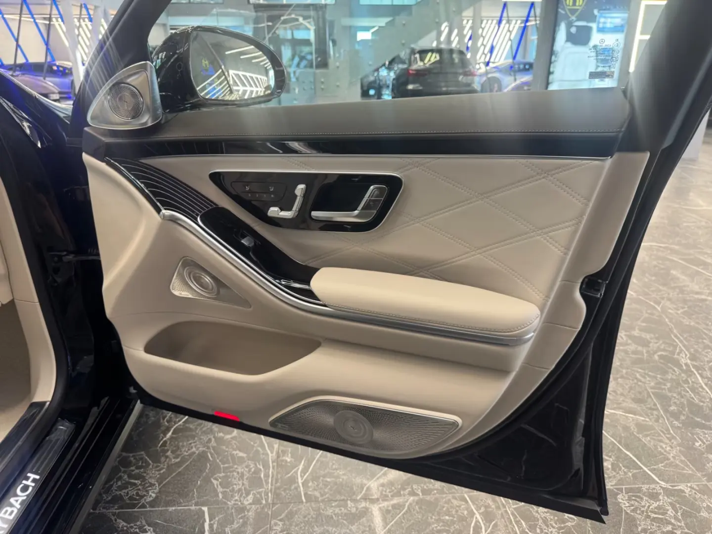 Mercedes-Benz S 580 Maybach MY 2025 + E-Active Body