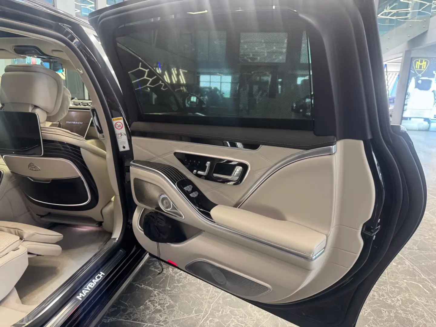 Mercedes-Benz S 580 Maybach MY 2025 + E-Active Body