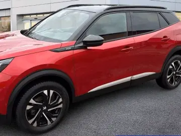 Peugeot 2008 GT PureTech 130 EAT8