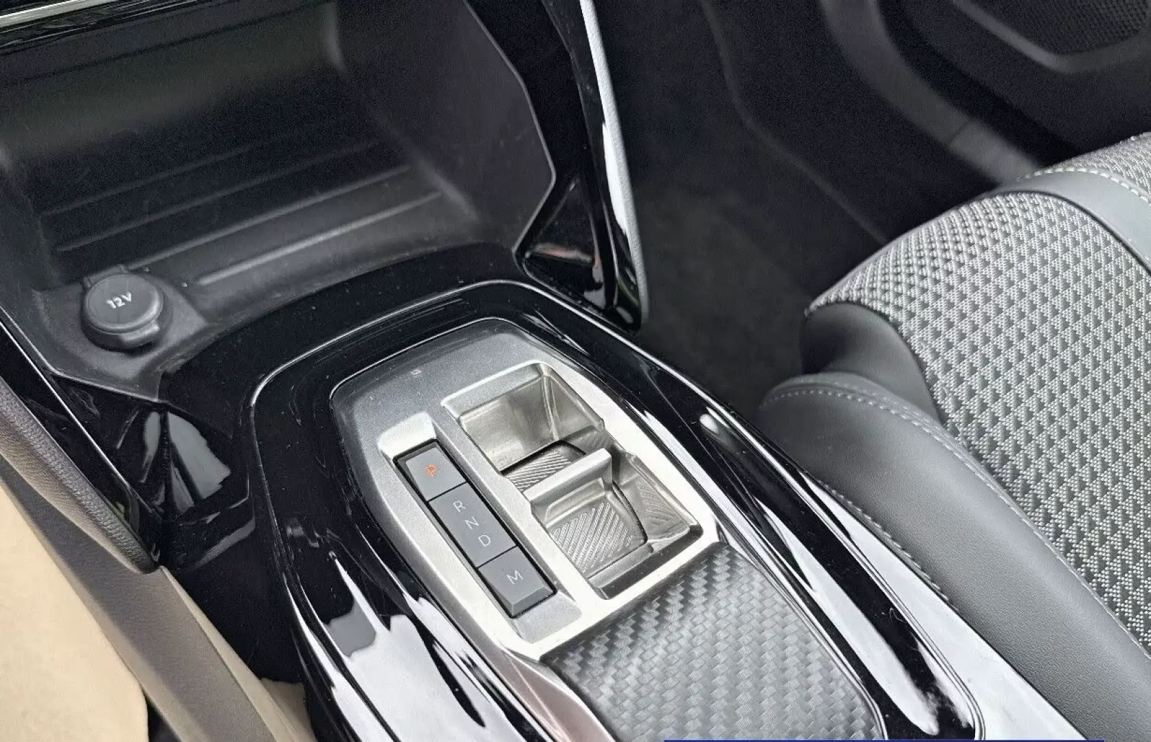 Peugeot 2008 GT PureTech 130 EAT8