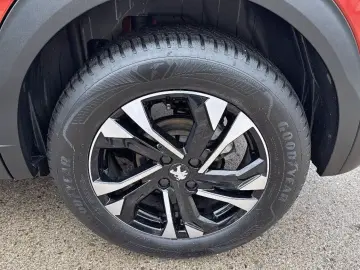 Peugeot 2008 GT PureTech 130 EAT8