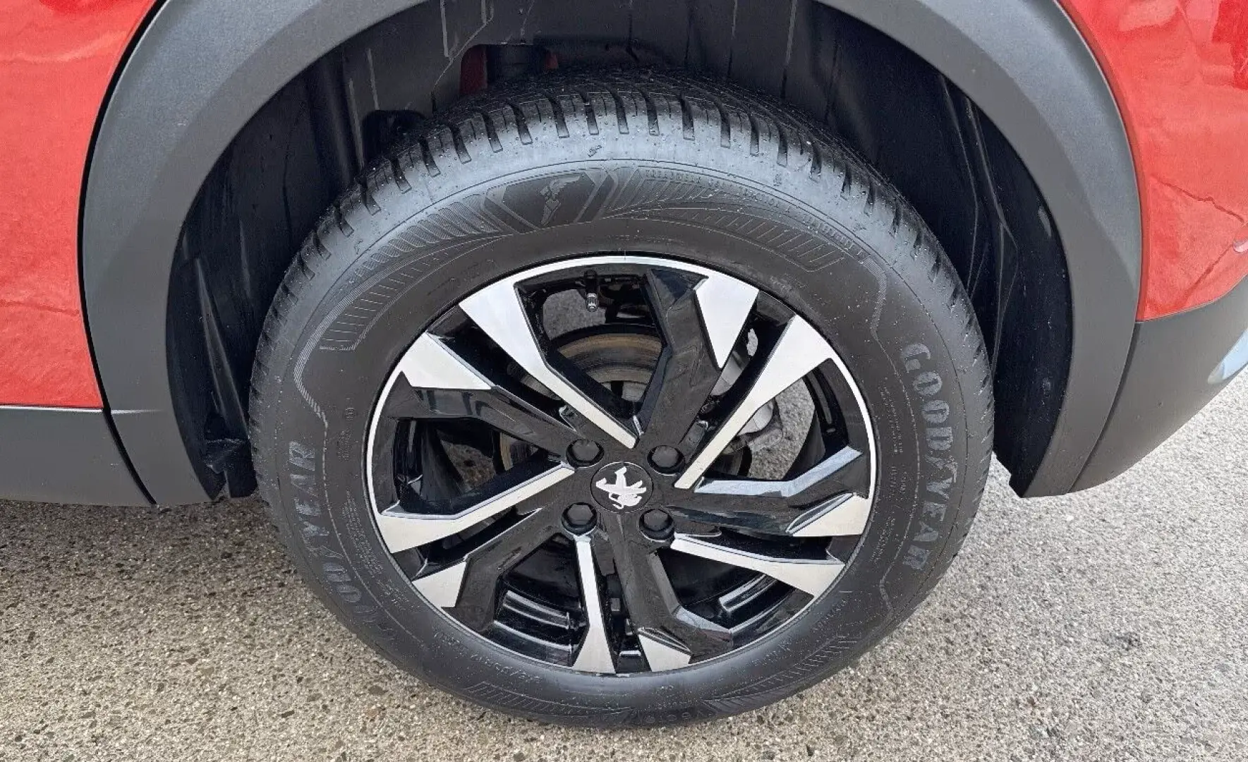 Peugeot 2008 GT PureTech 130 EAT8