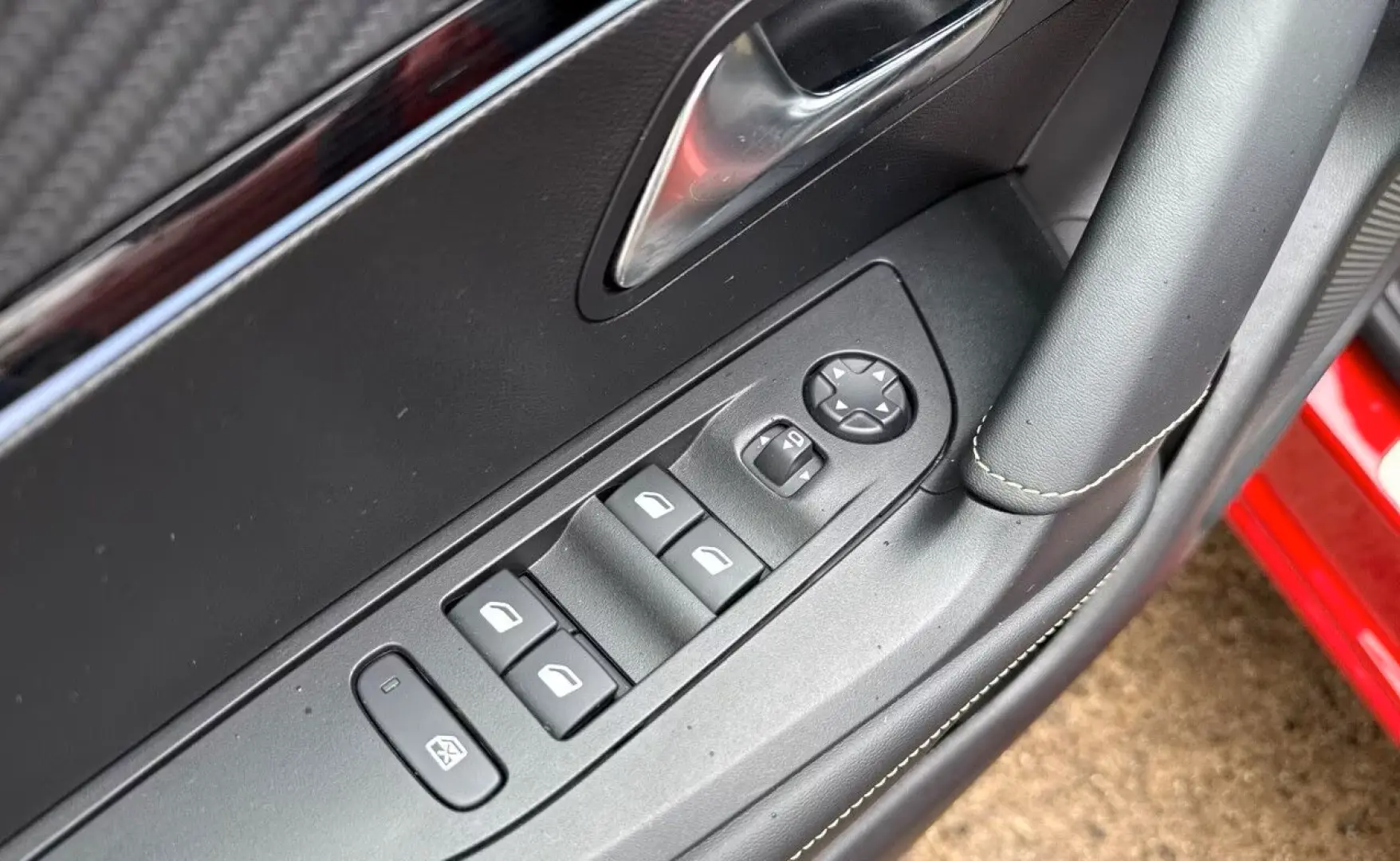 Peugeot 2008 GT PureTech 130 EAT8
