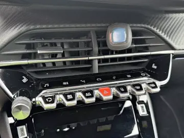 Peugeot 2008 GT PureTech 130 EAT8
