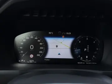 XC90 B5 R-Design AWD/Navi/LED/AHK/Pano/20Zoll