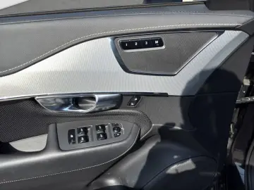 XC90 B5 R-Design AWD/Navi/LED/AHK/Pano/20Zoll