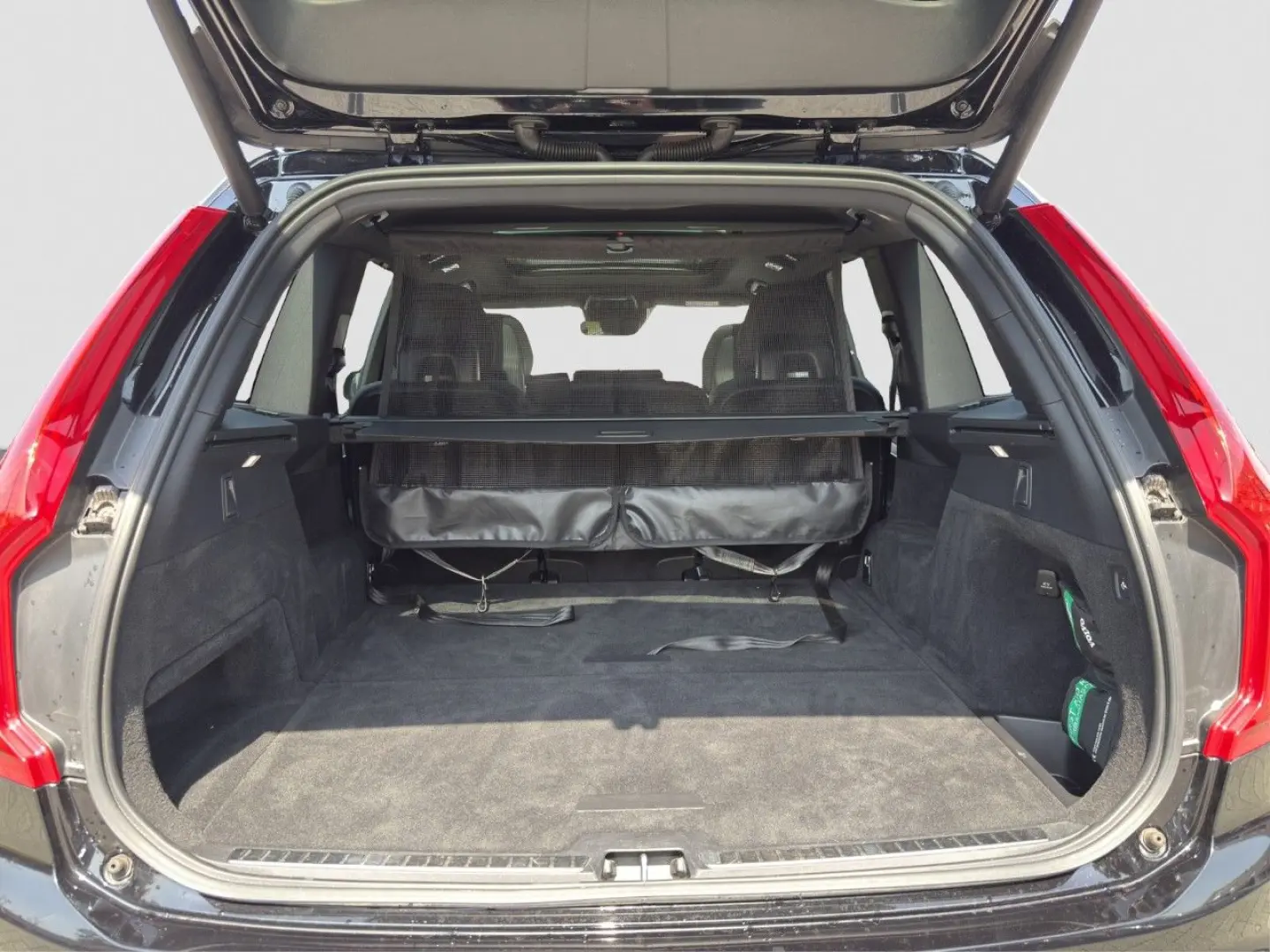 XC90 B5 R-Design AWD/Navi/LED/AHK/Pano/20Zoll