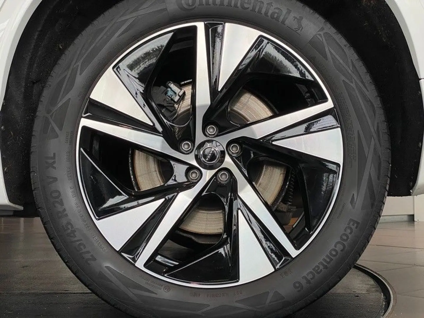 XC90 AWD R-Design KiSi Luftf Sthz H&K ACC AHK 7S