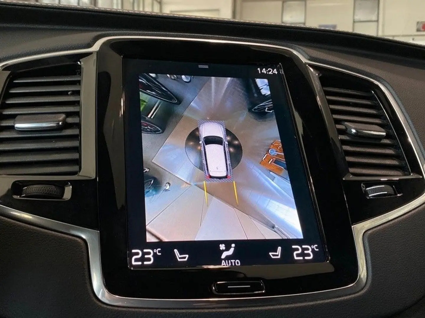 XC90 AWD R-Design KiSi Luftf Sthz H&K ACC AHK 7S