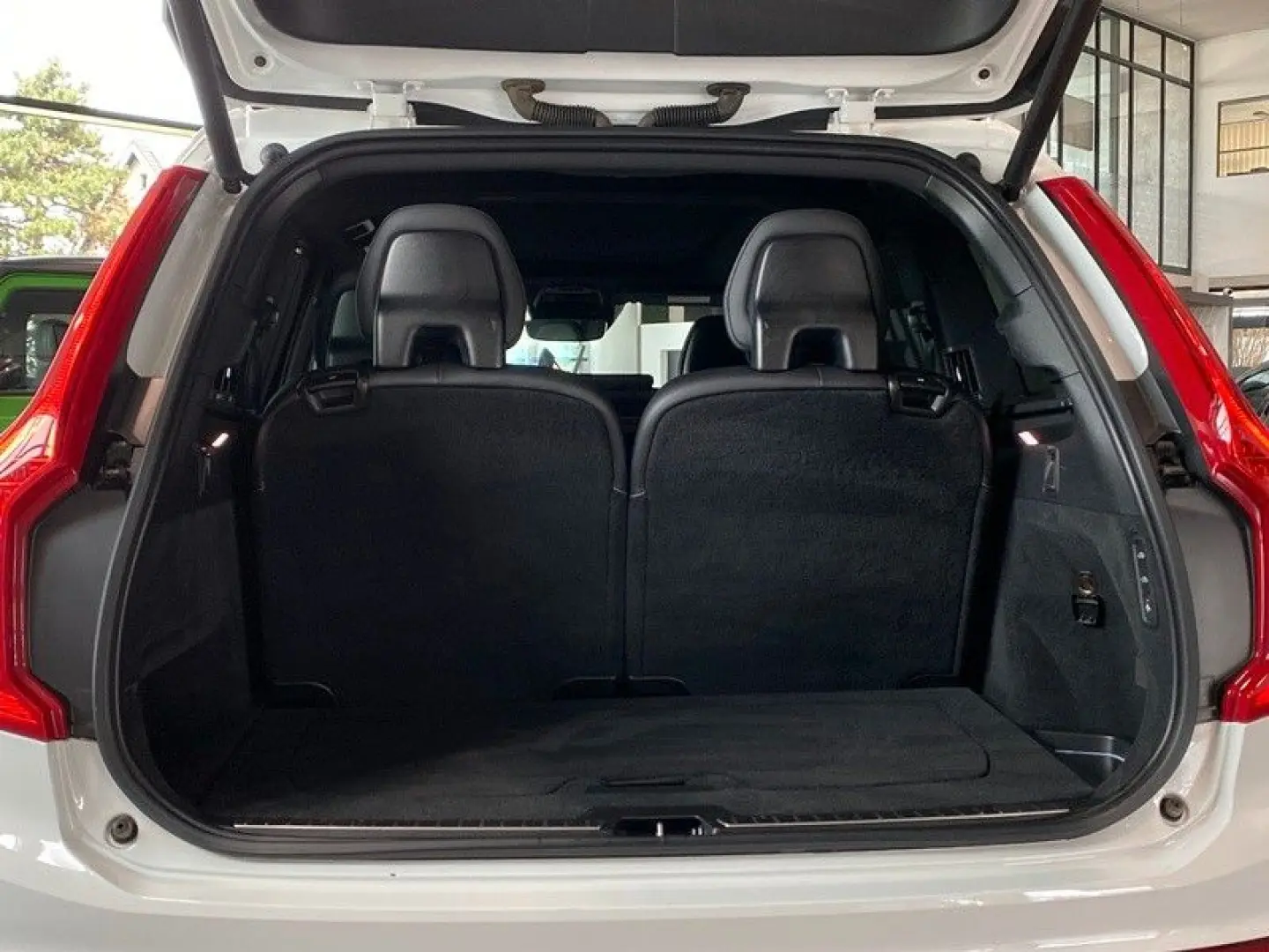 XC90 AWD R-Design KiSi Luftf Sthz H&K ACC AHK 7S