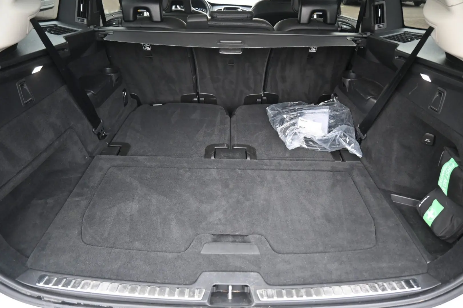 XC90 T8 AWD Inscrip. Expres. PHEV*AHK*PANO*LUFT*
