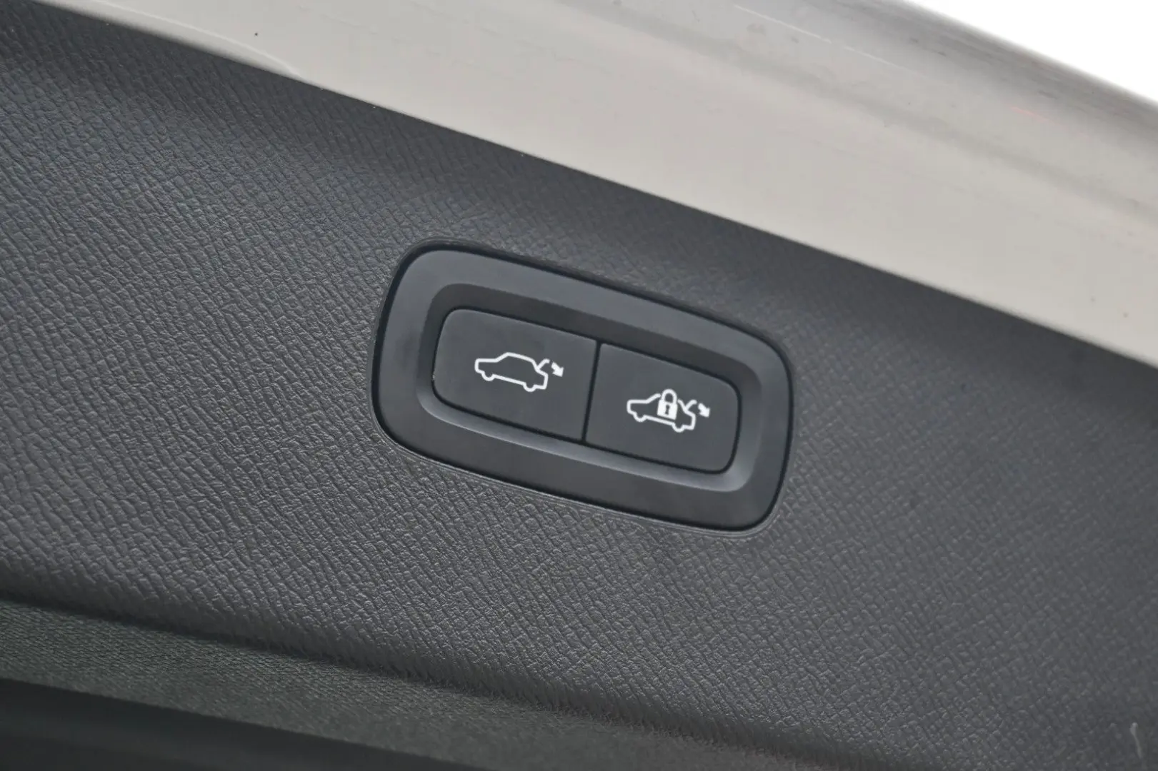 XC90 T8 AWD Inscrip. Expres. PHEV*AHK*PANO*LUFT*